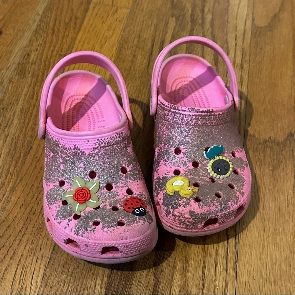 Crocs Kids Pink Clogs with Fun Charms J2 Glitter crocs
